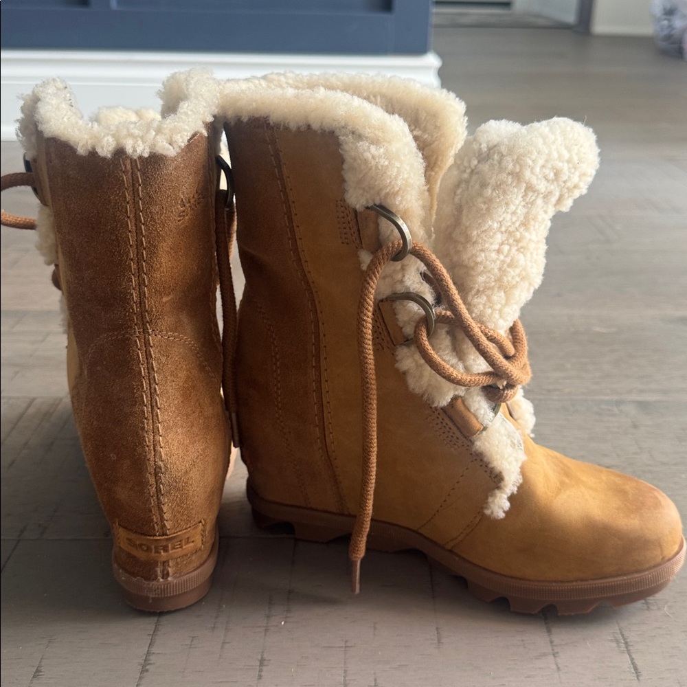 Sorel Tan Shearling Lined Wedged Boots